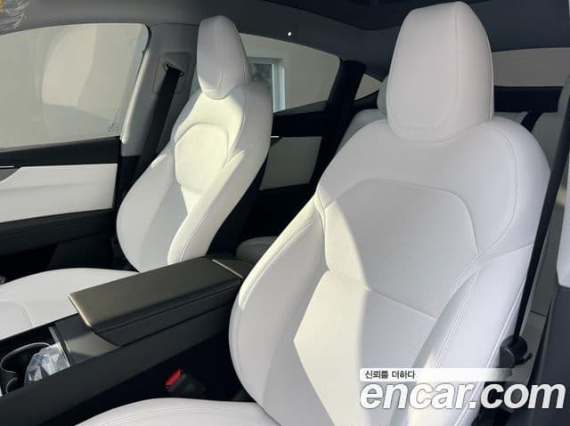 Tesla модель Y Long Range, 2025 7