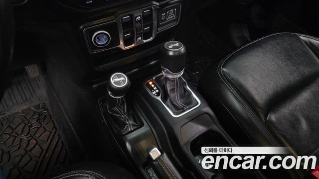 Jeep Wrangler (JL) 2.0 Overland 4도어 4xe, 2021 9