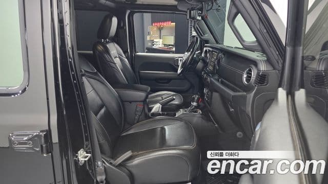 Jeep Wrangler (JL) 2.0 Overland 4도어 4xe, 2021 11