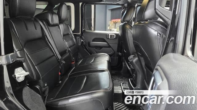 Jeep Wrangler (JL) 2.0 Overland 4도어 4xe, 2021 12