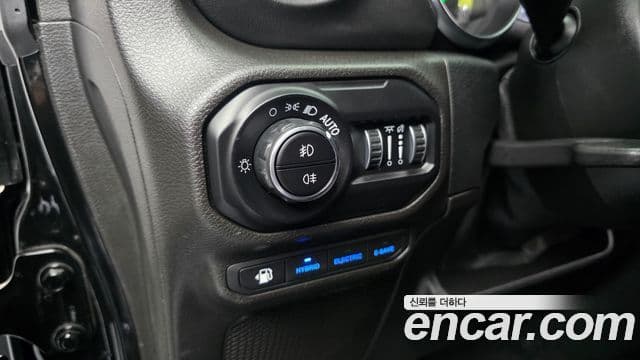 Jeep Wrangler (JL) 2.0 Overland 4도어 4xe, 2021 17