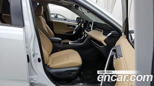 Toyota RAV4 5세대 2.5 4WD гибрид LTD, 2025 11