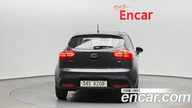 Kia All New Pride Luxury, 2012 4