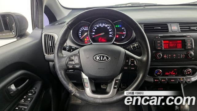 Kia All New Pride Luxury, 2012 13