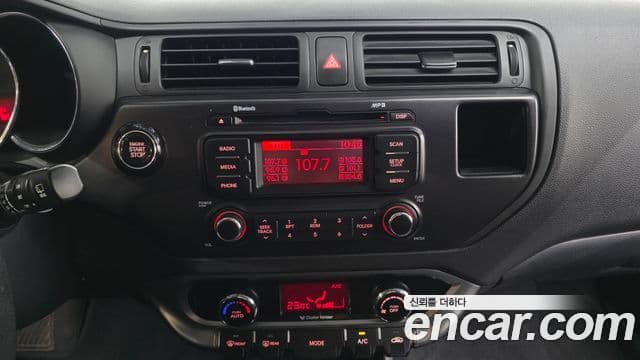 Kia All New Pride Luxury, 2012 14