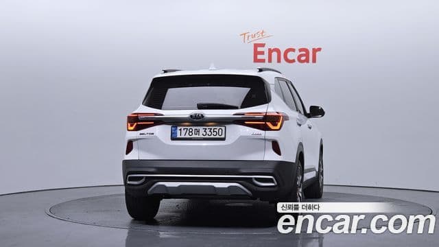 Kia Seltos Signature, 2022 4