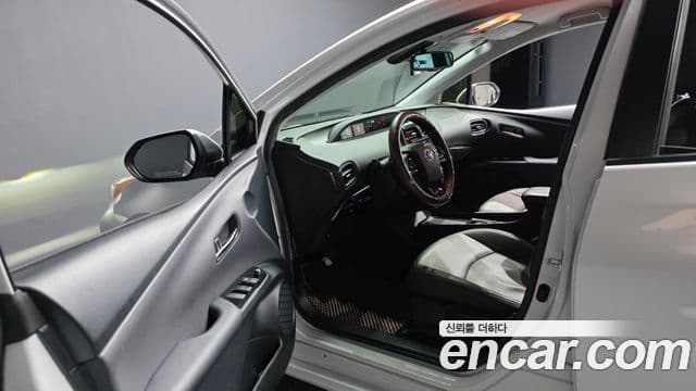 Toyota 프리우스 4세대, 2022 10