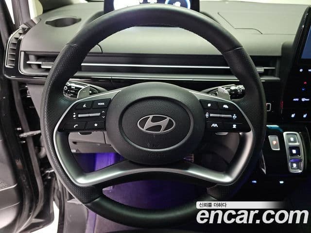 Hyundai Staria Inspiration, 2025 11