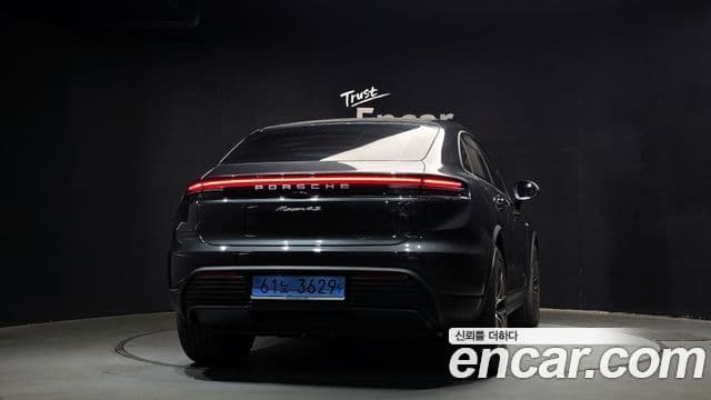 Porsche Macan EV 4S, 2025 4