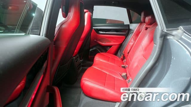 Porsche Macan EV 4S, 2025 12