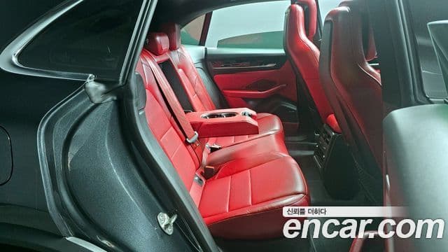 Porsche Macan EV 4S, 2025 13