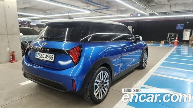 Mini Cooper C 4세대 Classic, 2025 2