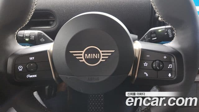 Mini Cooper C 4세대 Classic, 2025 14
