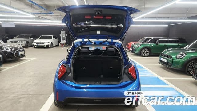 Mini Cooper C 4세대 Classic, 2025 19