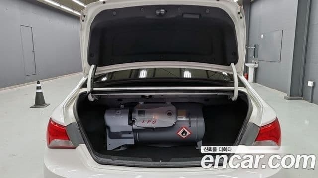 Hyundai Sonata The / новый 브릴리언트 LPI Modern(для людей с инвалидностью), 2013 12