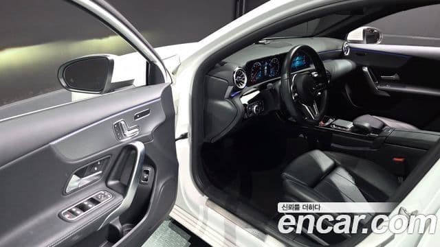 Mercedes-Benz A-класс W177 A220 седан, 2021 11