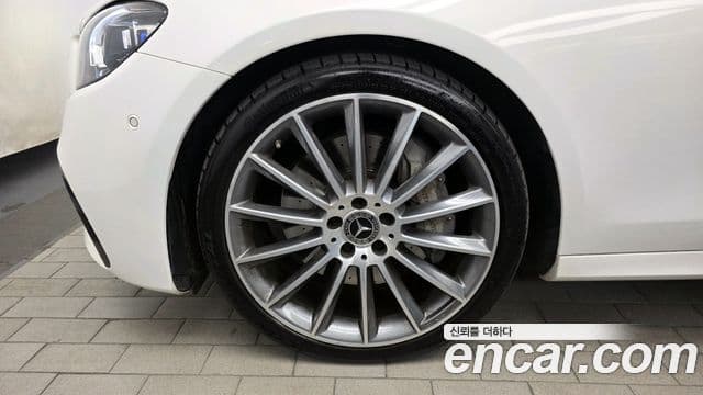 Mercedes-Benz E-класс W213 AMG Line, 2021 все фото