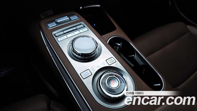 Genesis GV70, 2021 9