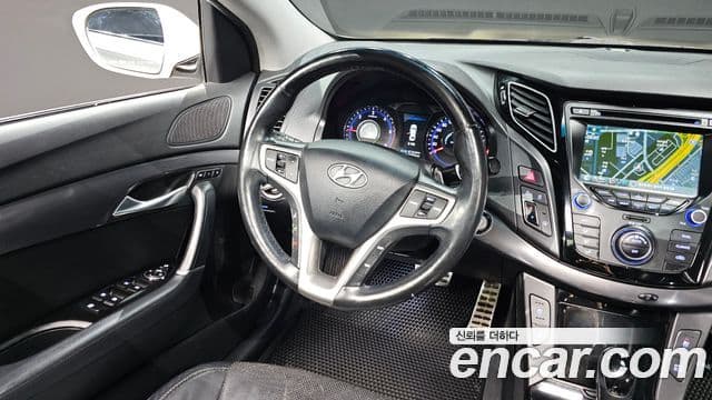 Hyundai i40 살룬 Premium, 2012 13