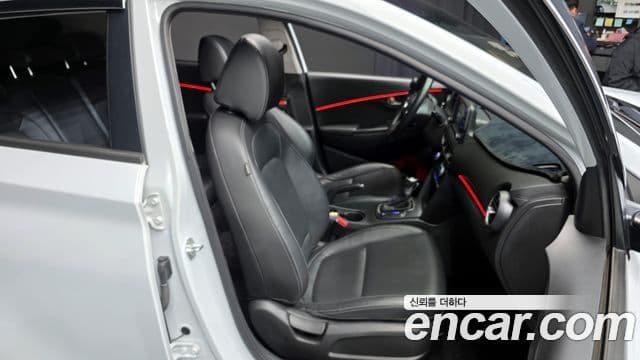 Hyundai Kona Modern Art, 2018 12