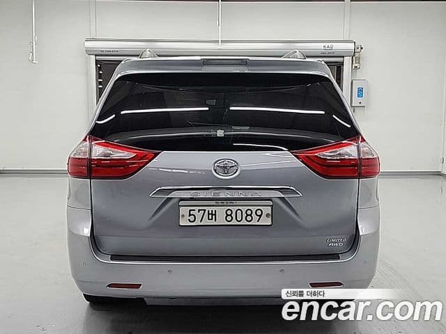 Toyota Sienna, 2018 3