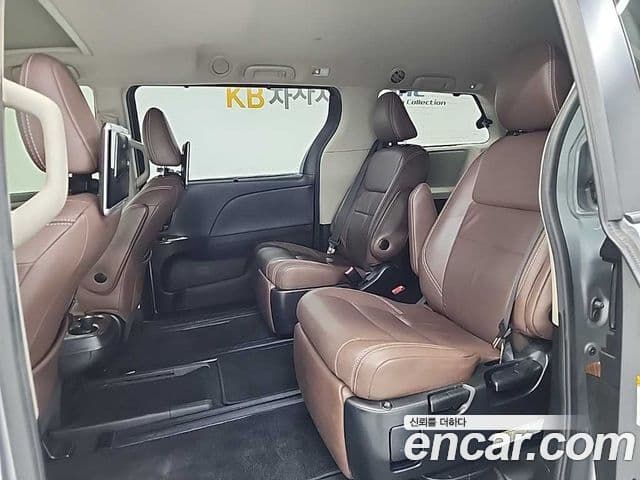 Toyota Sienna, 2018 12