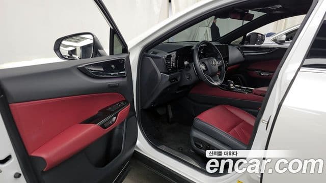 Lexus NX350h 2세대 Premium, 2025 10