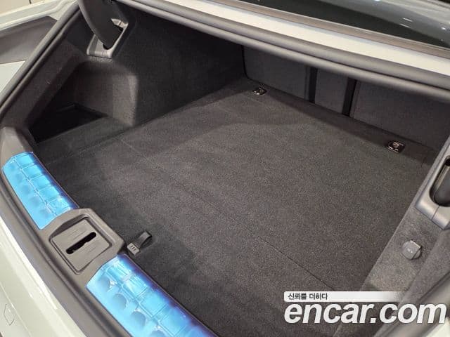 Porsche 타이칸 4S, 2025 12