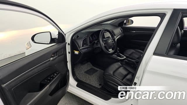 Hyundai Avante AD 1.6 GDI Value Plus, 2018 10