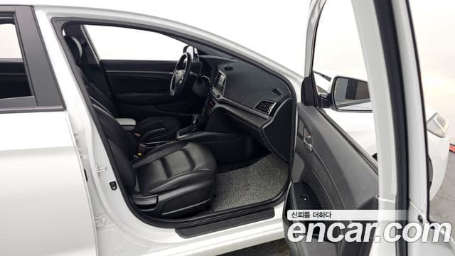 Hyundai Avante AD 1.6 GDI Value Plus, 2018 11