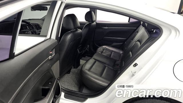 Hyundai Avante AD 1.6 GDI Value Plus, 2018 12