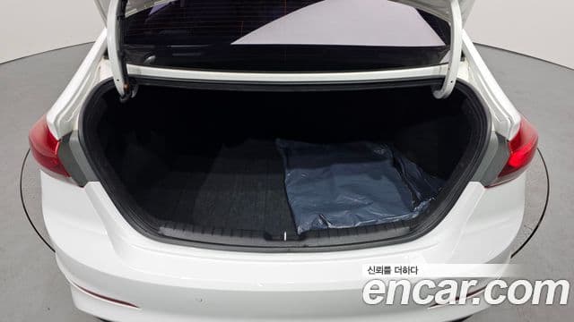 Hyundai Avante AD 1.6 GDI Value Plus, 2018 20