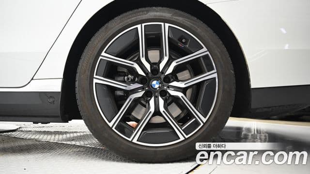 BMW i7 (G70) eDrive 50 M Sport, 2025 все фото