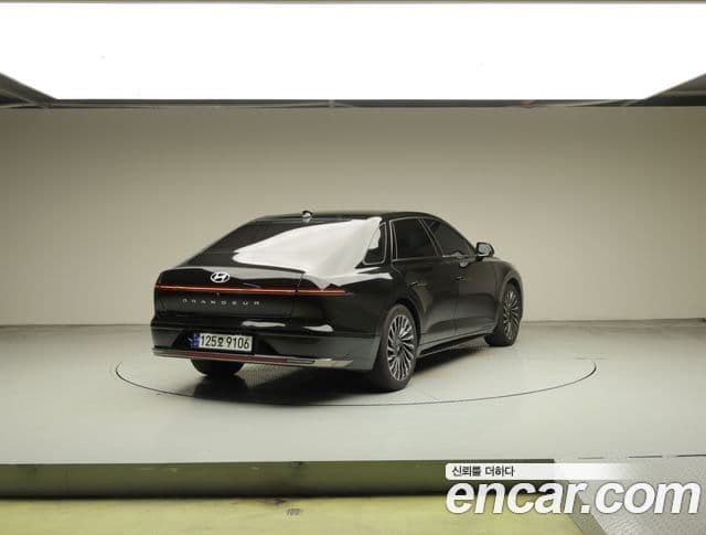 Hyundai Grandeur (GN7) Calligraphy, 2023 3