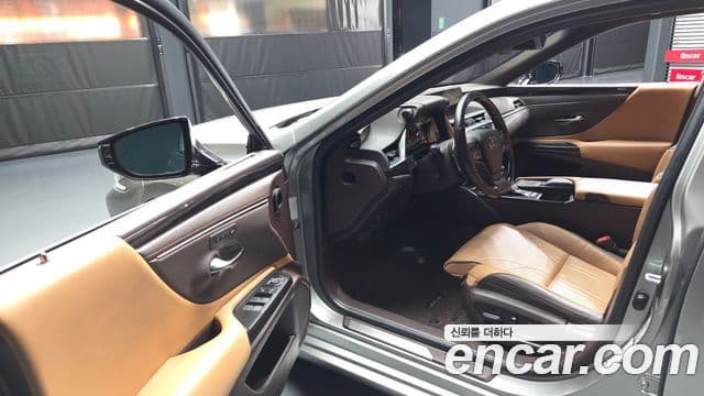 Lexus ES300h 7세대 Luxury Plus, 2020 10