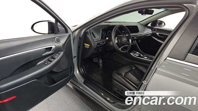 Hyundai Sonata (DN8) Premium Family, 2020 10