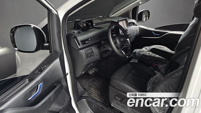 Hyundai Staria Modern, 2025 11