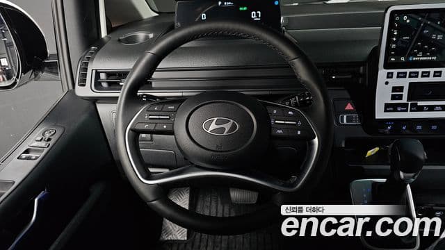 Hyundai Staria Modern, 2025 13