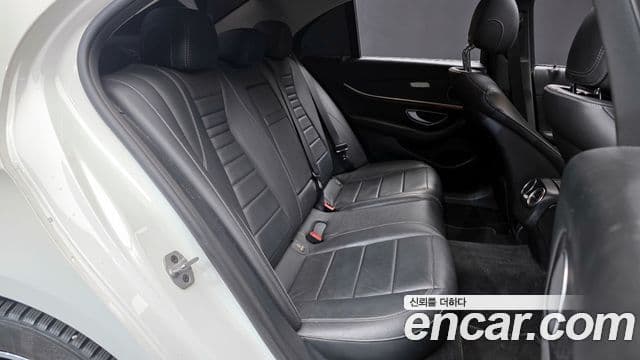 Mercedes-Benz E-класс W213 Avantgarde, 2019 12