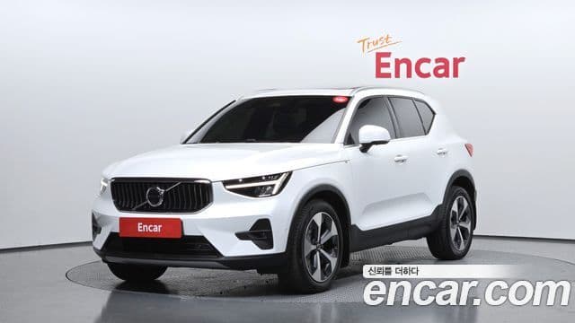 Volvo XC40 B4 Ultimate Bright, 2023 1