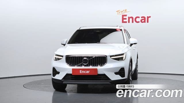 Volvo XC40 B4 Ultimate Bright, 2023 3