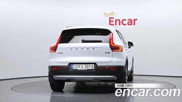 Volvo XC40 B4 Ultimate Bright, 2023 4