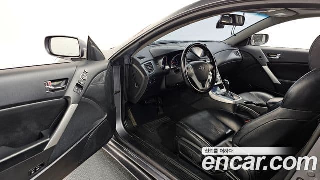 Hyundai Genesis купе 200 турбо P, 2010 10