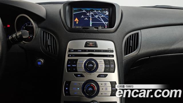 Hyundai Genesis купе 200 турбо P, 2010 16