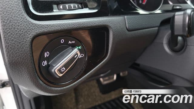 Volkswagen Гольф 7세대 2.0 TDI 40th Edition, 2015 17
