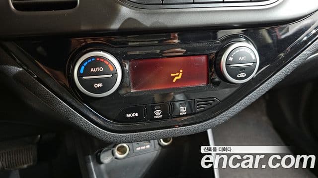 Kia All New Morning Deluxe Trendy, 2015 15