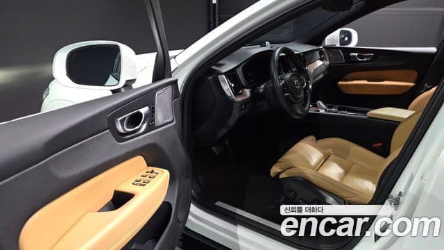 Volvo XC60 2세대 B5 Inscription, 2022 11