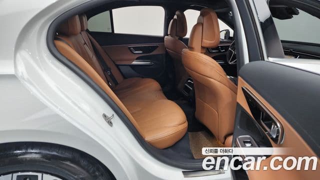 Mercedes-Benz E-класс W214 Avantgarde, 2025 12