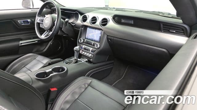 Ford Mustang купе, 2023 7