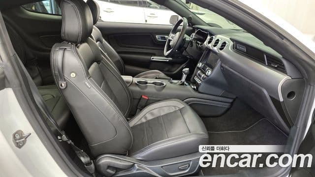 Ford Mustang купе, 2023 11